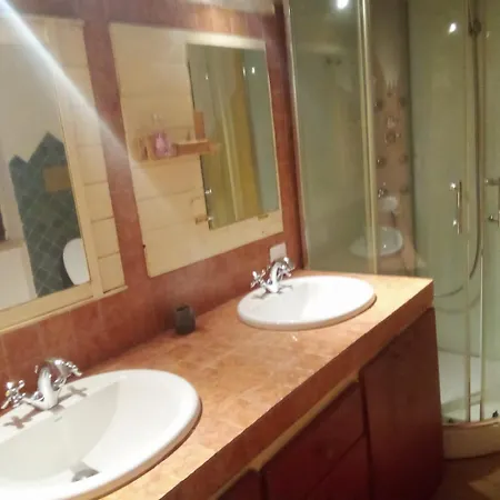 Rum i privatbostad Smeralda Room's Olbia