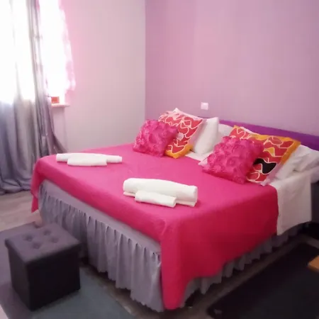 Smeralda Room's Homestay *